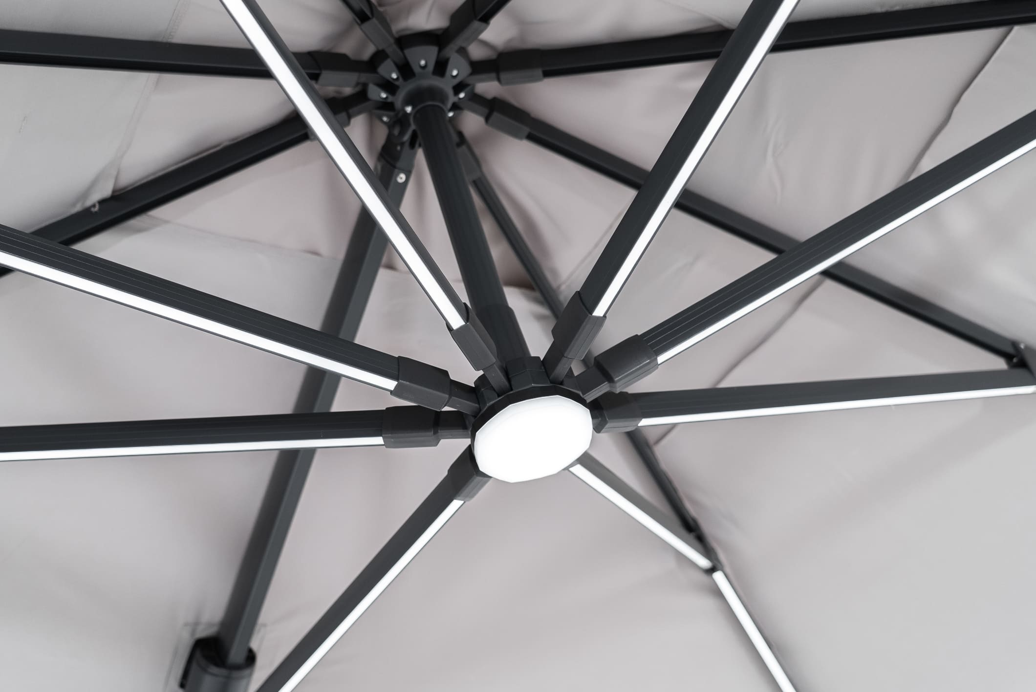 parasoll flexy led solar med belysning